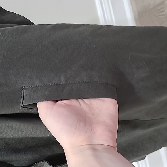 Suzy Shier Sleeveless Green Cardigan - Picture 6 of 9